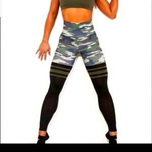 BOMBSHELL SPORTSWEAR CAMO XL